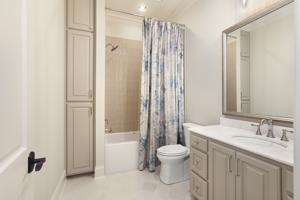 Missy Court - Image 23